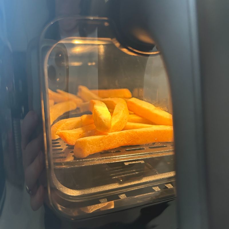 Cuisinart Tri Zone 13.6L Air Fryer &amp;amp; Oven - cooking frozen chips through window