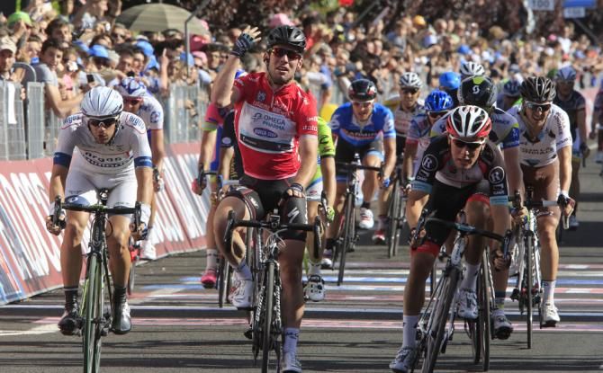 Mark Cavendish (Omega Pharma QuickStep) celebrates