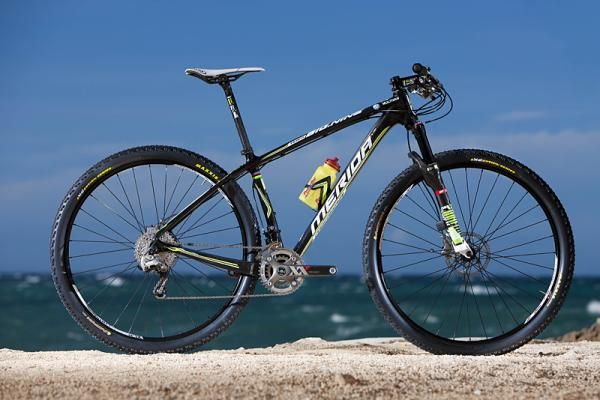 The Meridan Big.Nine Bike features 29er wheels