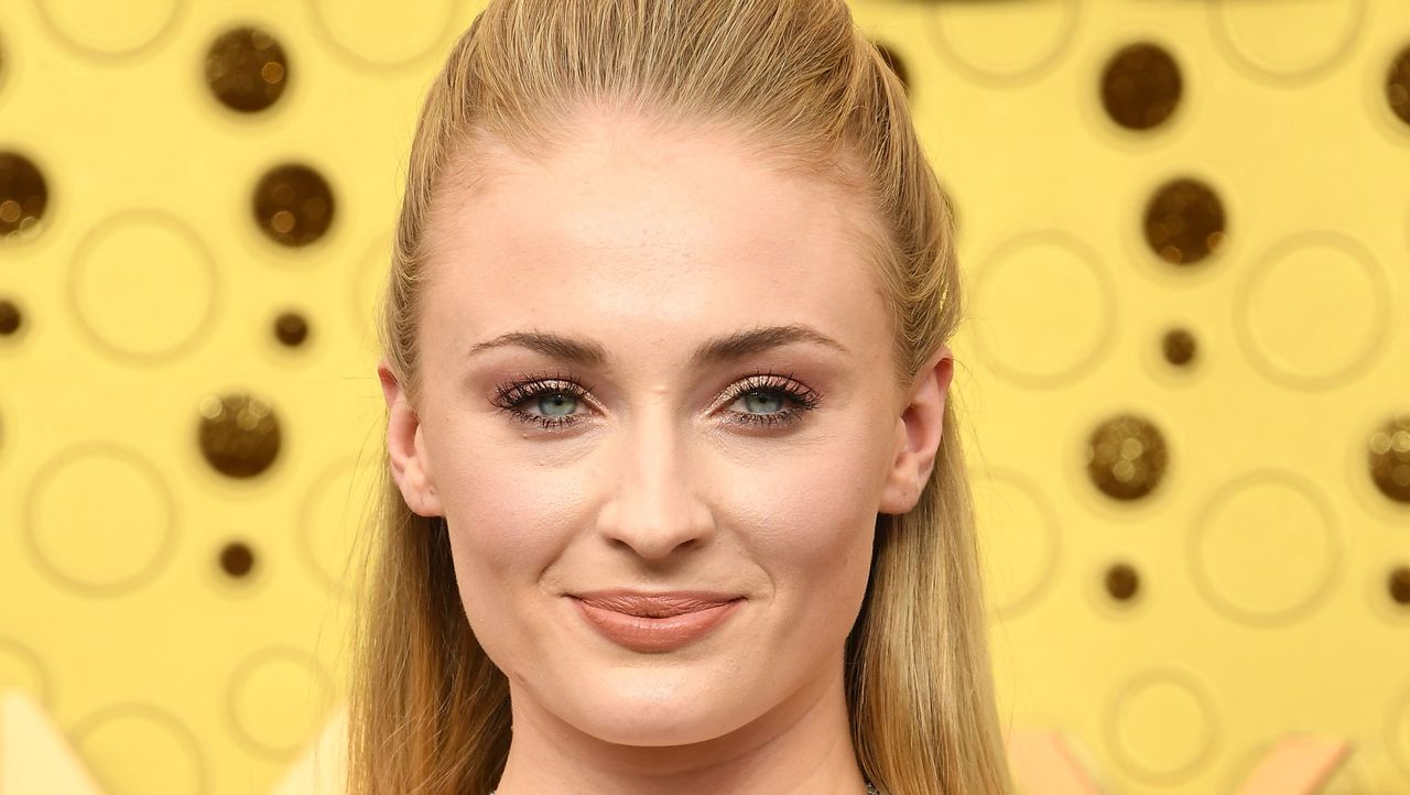 los angeles, california september 22 sophie turner arrives at the 71st emmy awards at microsoft theater on september 22, 2019 in los angeles, california photo by steve granitzwireimage