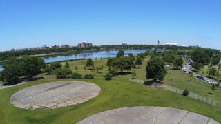 There isn’t much to see in Flushing Meadows Corona Park, but our Anafi camera captured its peaceful beauty