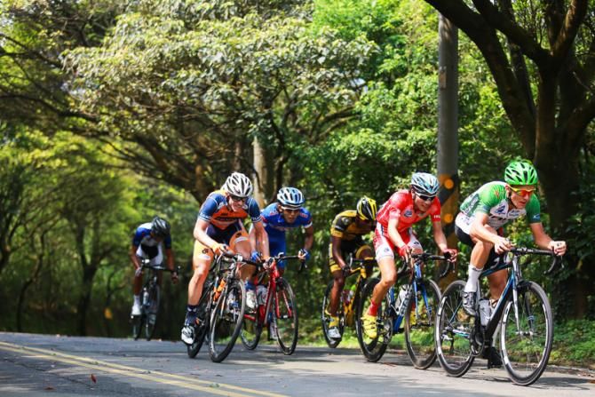 For a little while, Kirill Pozdnyakov (green jersey), Choi Ki Ho and runner up Tsgabu Grmay have dropped race leader Bernard Sulzberger
