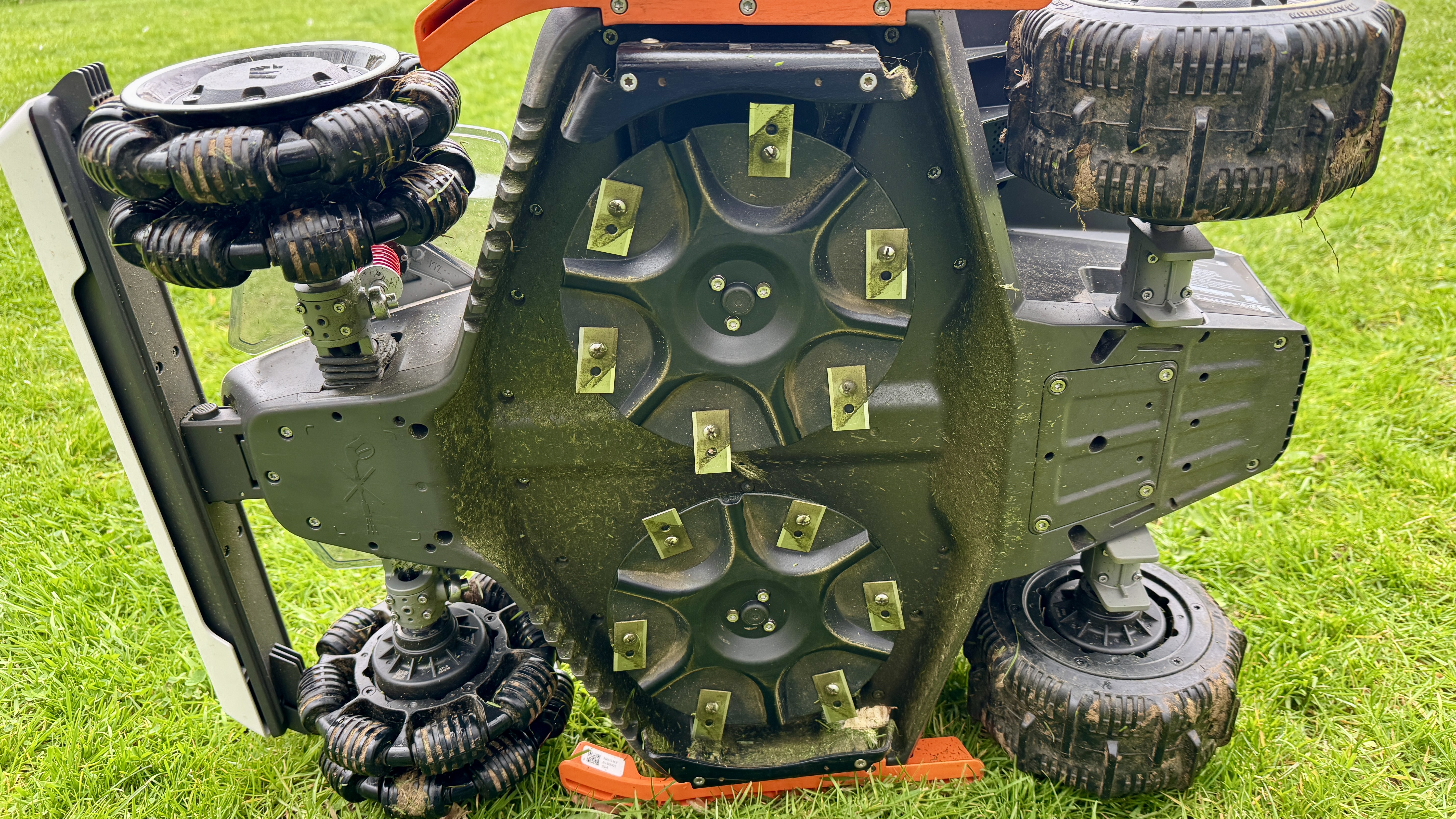 Mammotion LUBA 3 AWD 3000 robot lawn mower