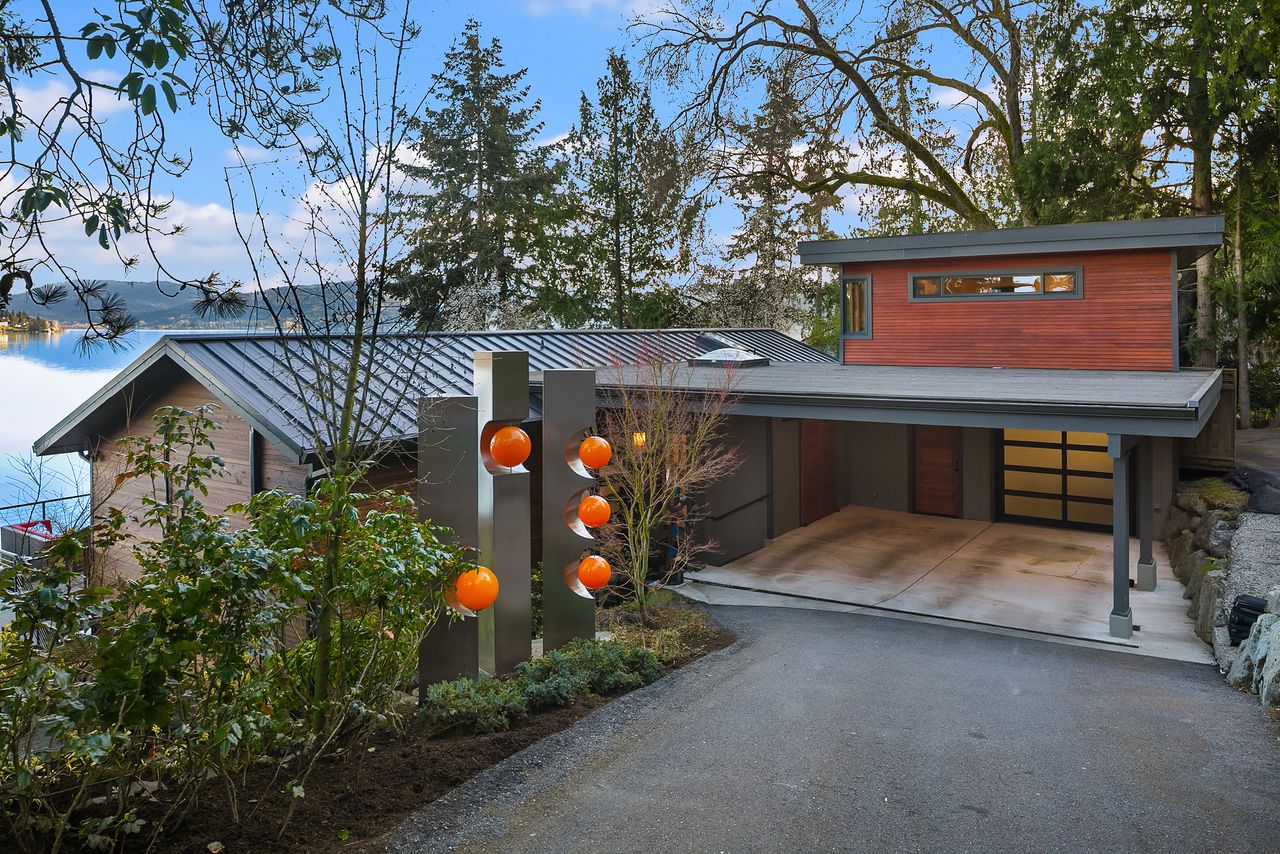 A home for sale on Lake Sammamish in Washington state.
