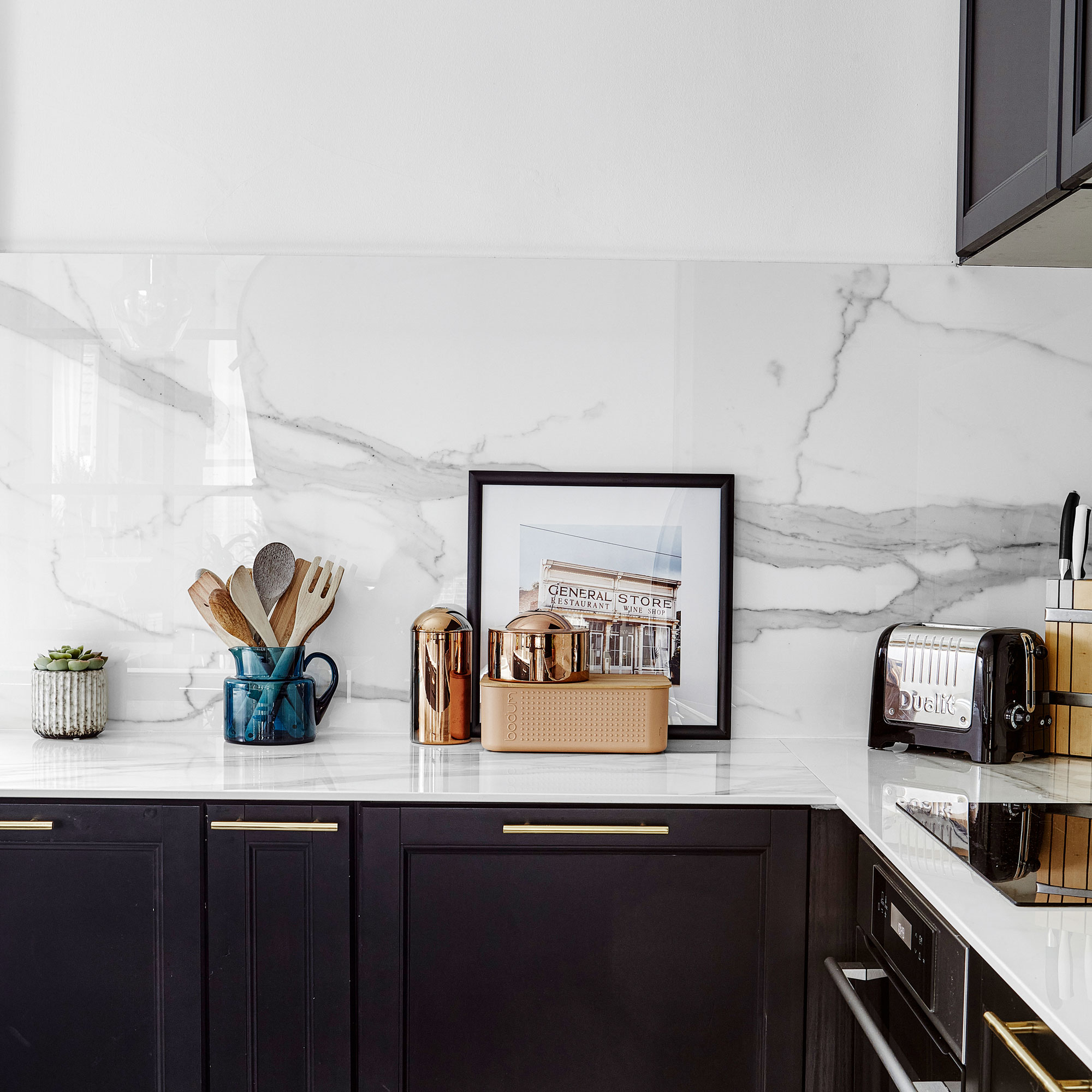 Reviving Old Kitchens: Transformative Power of New Cabinet Doors