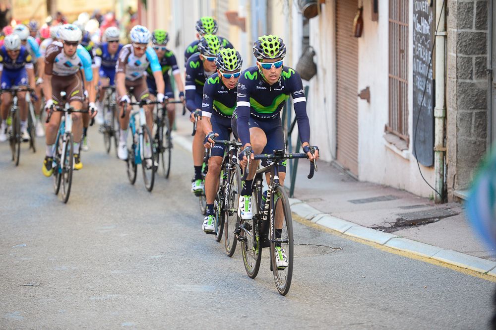 Movistar riders lead the bunch at Haut Var