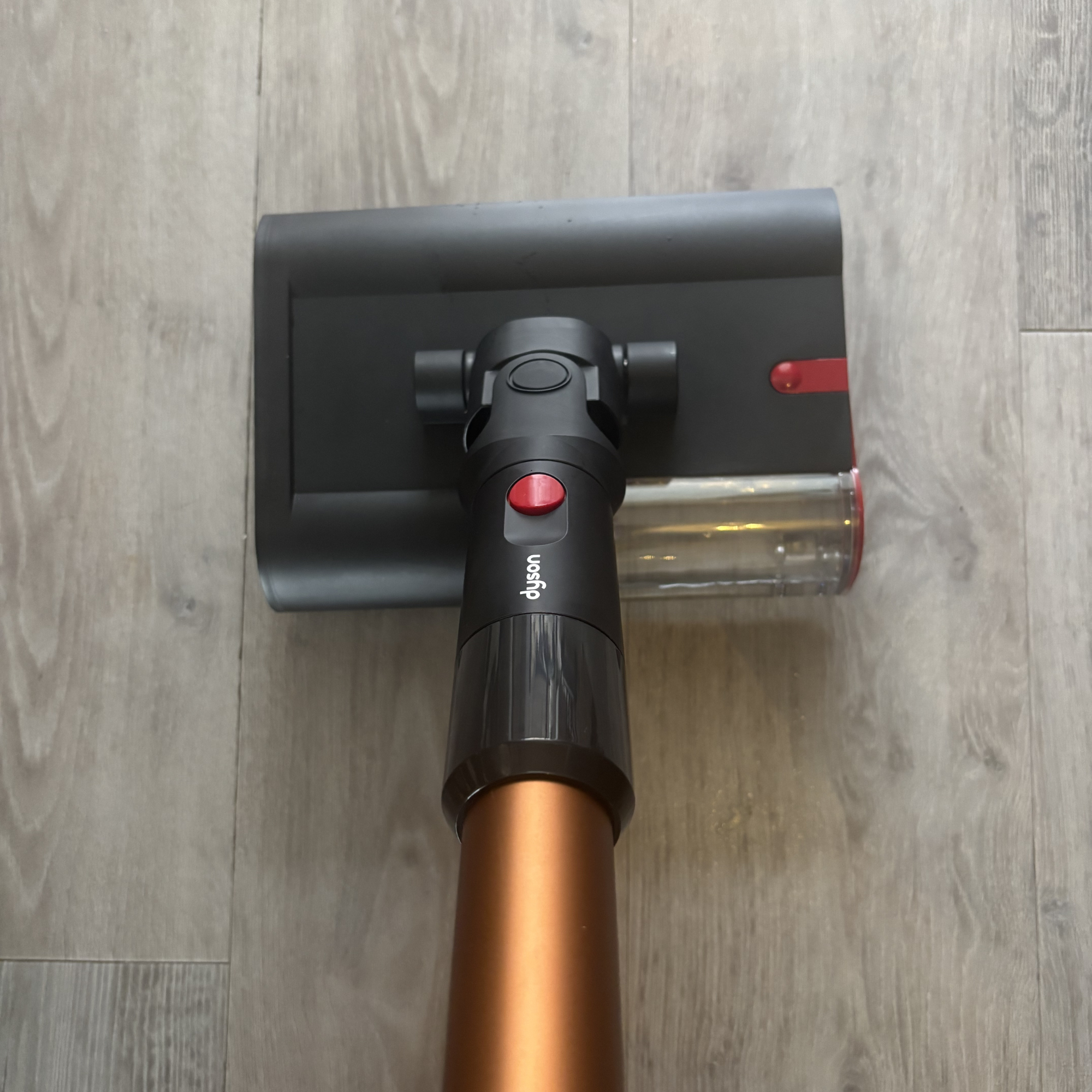 Dyson PencilWash on hard floor