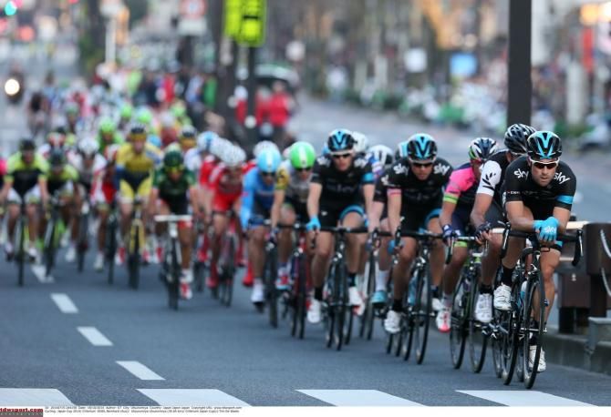 Bernhard Eisel (Team Sky) lines out the peloton