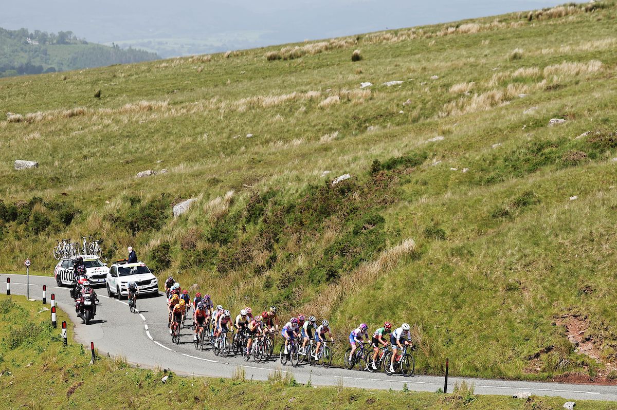 Picture by Alex Whitehead/SWpix.com - 10/06/2022 - Cycling - The Women&acirc;s Tour 2022 - Stage Five - Pembrey Country Park to The Black Mountain, Wales - The leading bunch climbing The Black Mountain