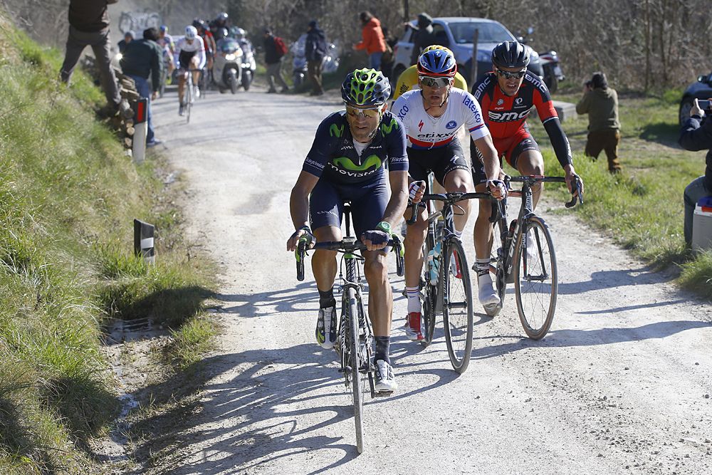 Alejandro Valverde (Movistar) pulls through in the final breakaway