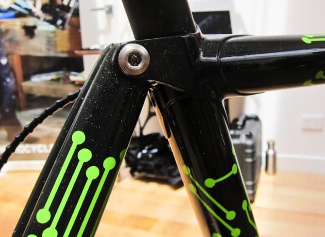 The Kumo road also featured fastback stays and some of the fattest lugs available.
