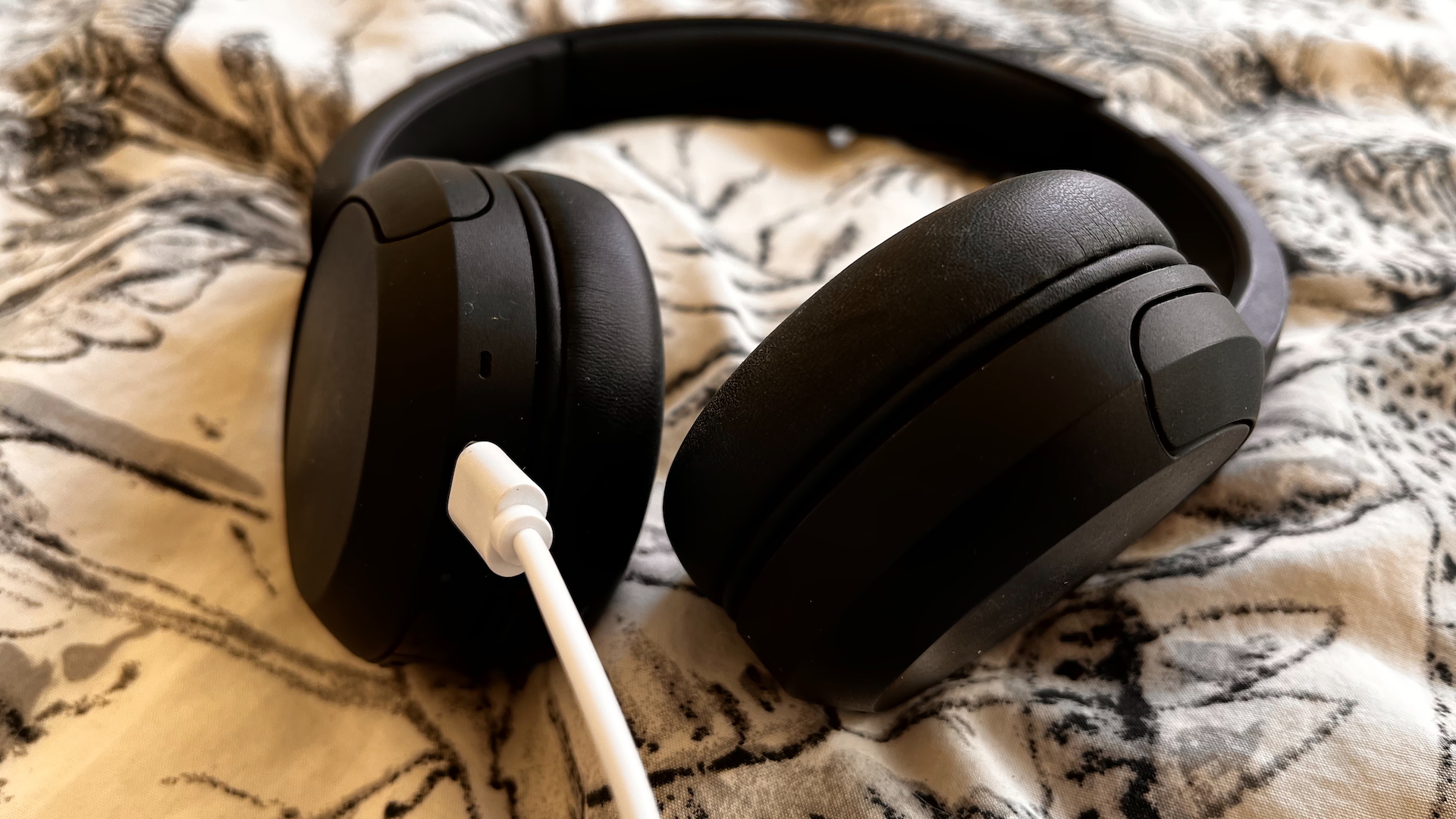 Images of the Sony WH-CH520 wireless headphones being used by Ella Taylor, managing editor at woman&amp;amp;home