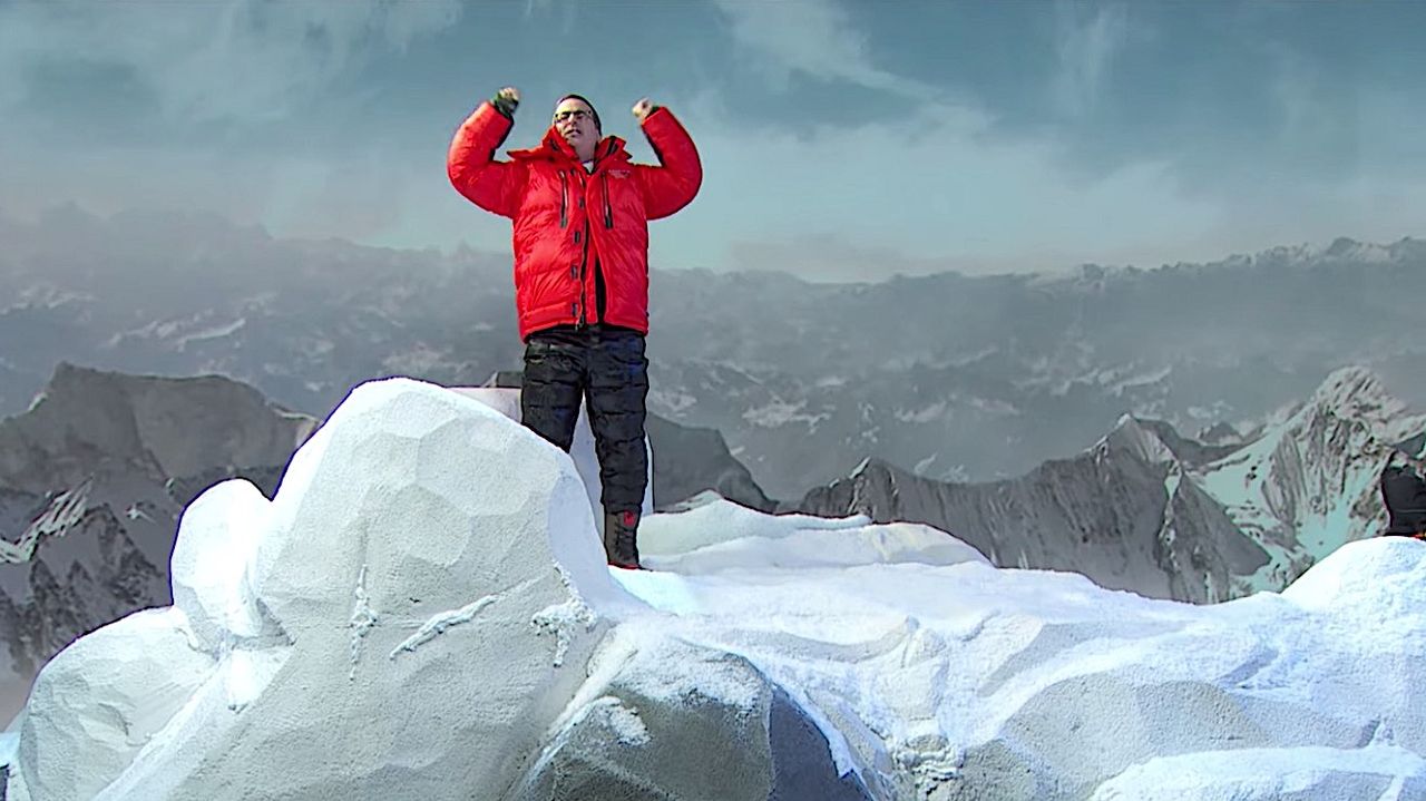 John Oliver &amp;quot;climbs&amp;quot; Mount Everest