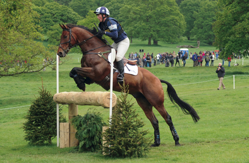 Lucy Wiegersma riding Simon Porloe