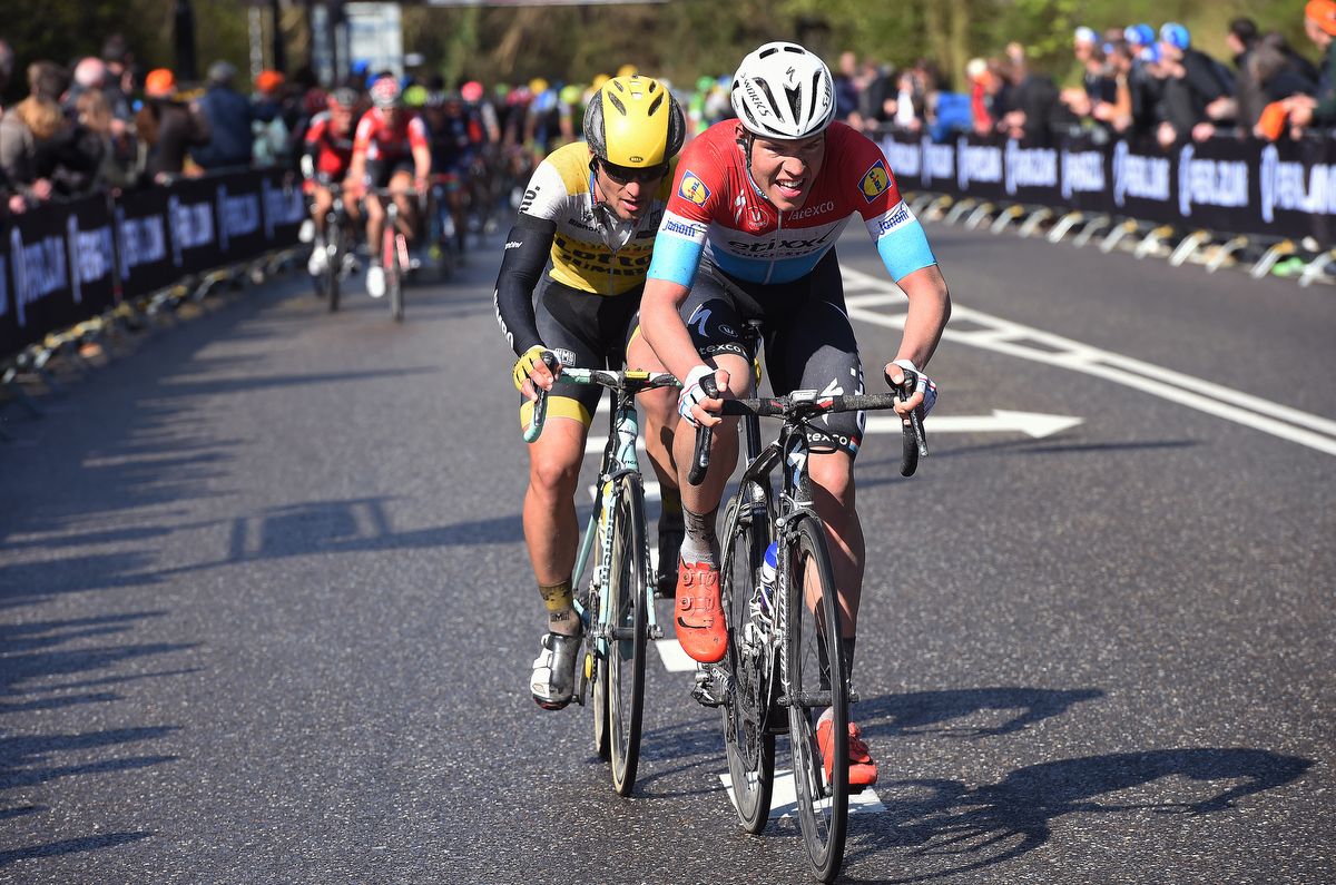 Bob Jungels (Etixx QuickStep) and Enrico Battaglin (Lotto NL) attacking late