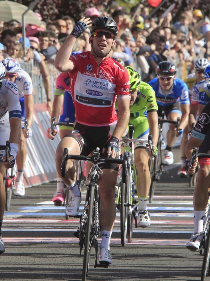 Mark Cavendish (Omega Pharma QuickStep) celebrates