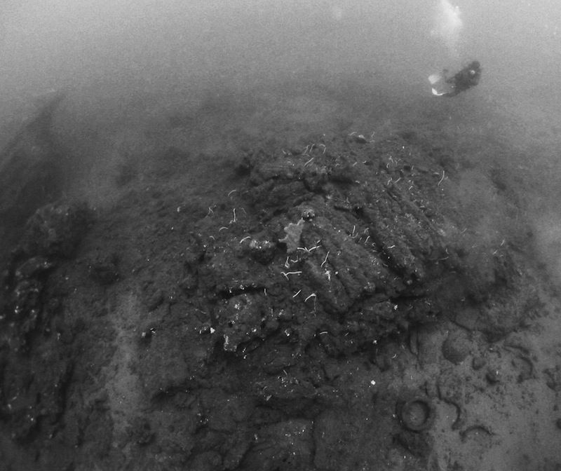 The Godavaya shipwreck in black and white