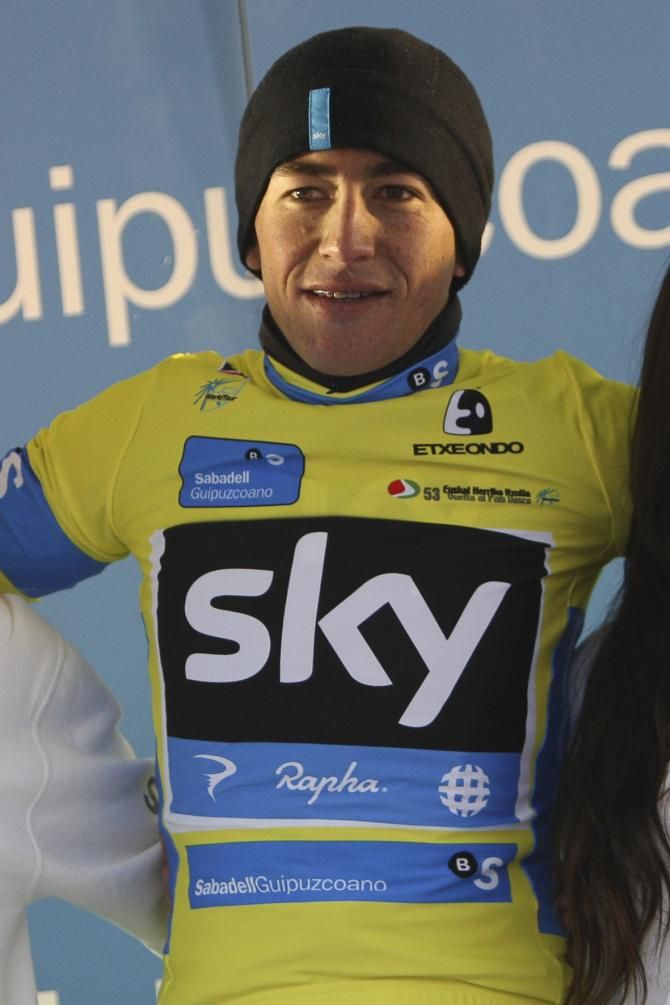 Henao (Sky) was happy to get a warm and clean jersey delivered to him after the stage