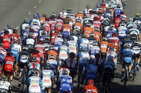 The peloton gets underway at the Challenge Mallorca