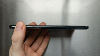 Oppo Find X3 Pro side view