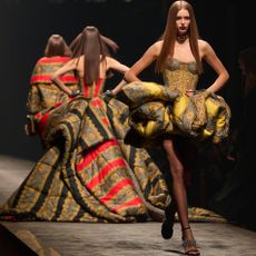 Versace AW25 show review