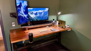 Uplift V2 Commercial 2-Leg Standing Desk