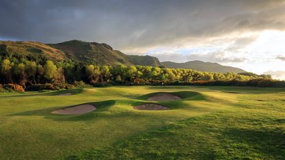 Rob Smith revisits one of the finest links courses in the country - Conwy Golf Club - Hole 15