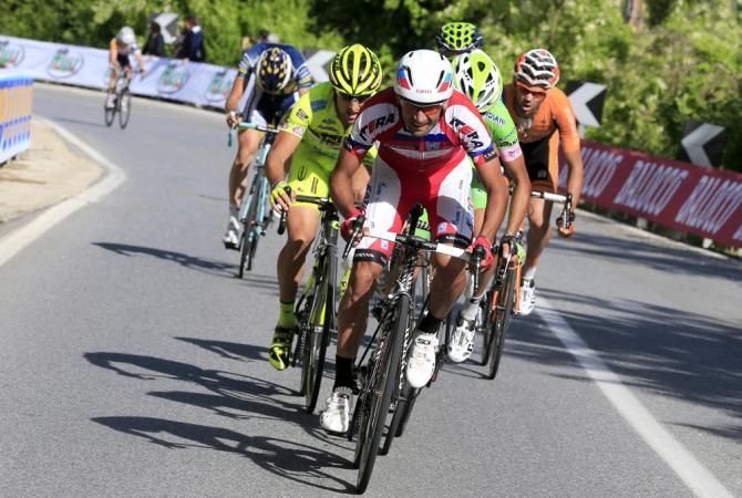 Caruso (Katusha) leads a late charge