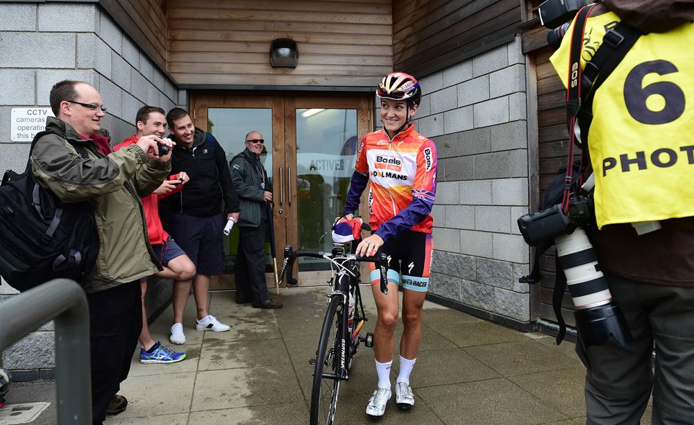 Lizzie Armitstead makes her way to the start