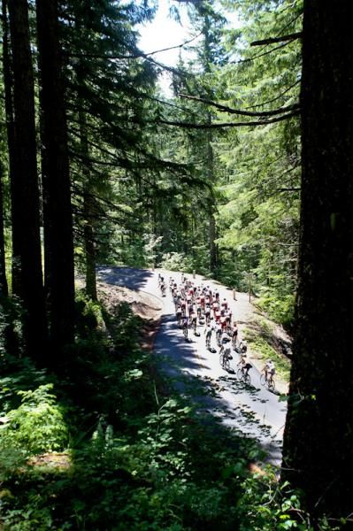 The men's field hits the switchbacks of the McKenzie Pass climb.