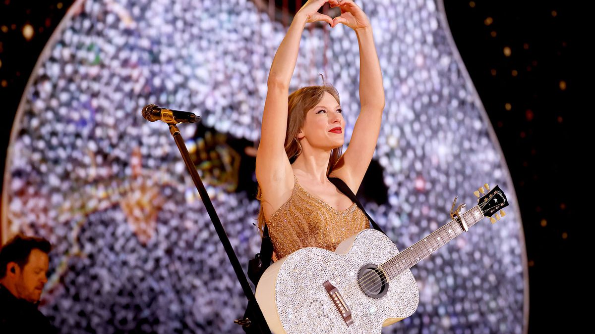 Taylor swift 2024 pink guitar