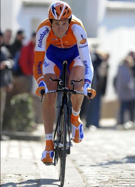 Lars Boom (Rabobank) powers up the climb
