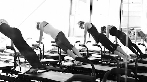 Human leg, Elbow, Exercise, Physical fitness, Knee, Thigh, Wrist, Chest, Trunk, Active pants,
