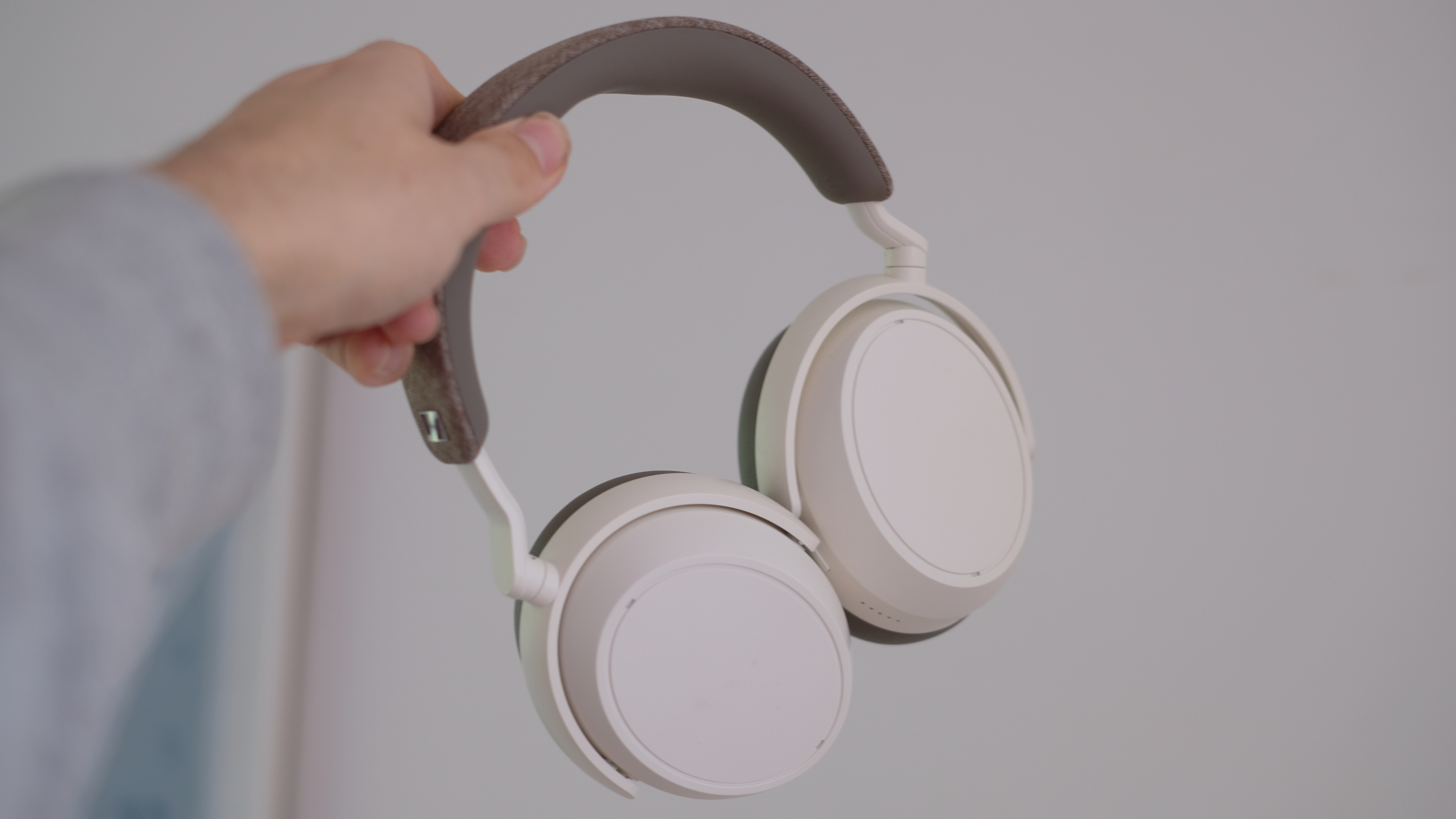 Photograph of Sennheiser Momentum 4 headphones