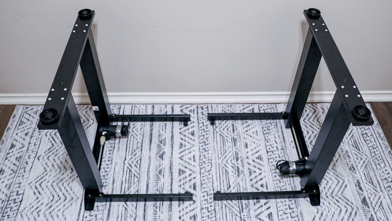 Assembling the FlexiSpot E7 Plus standing desk