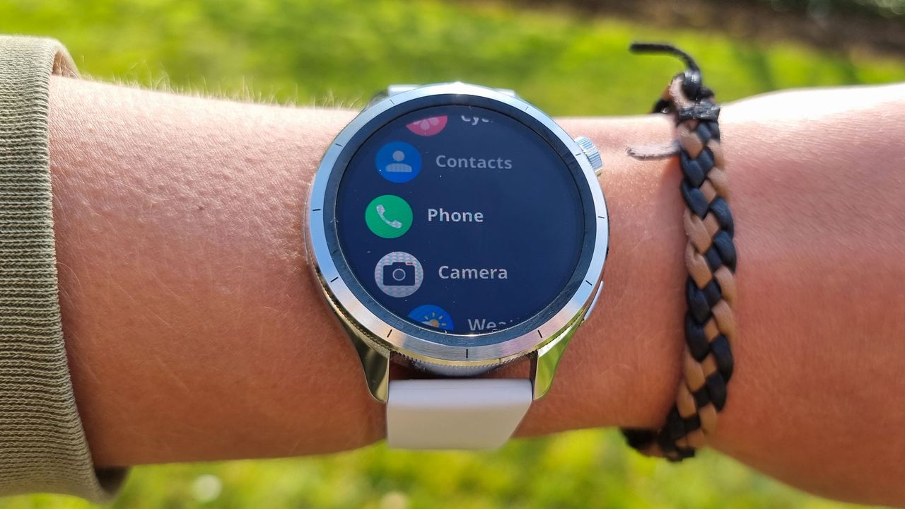 The Xiaomi Watch S4, a close-up picture of the screen