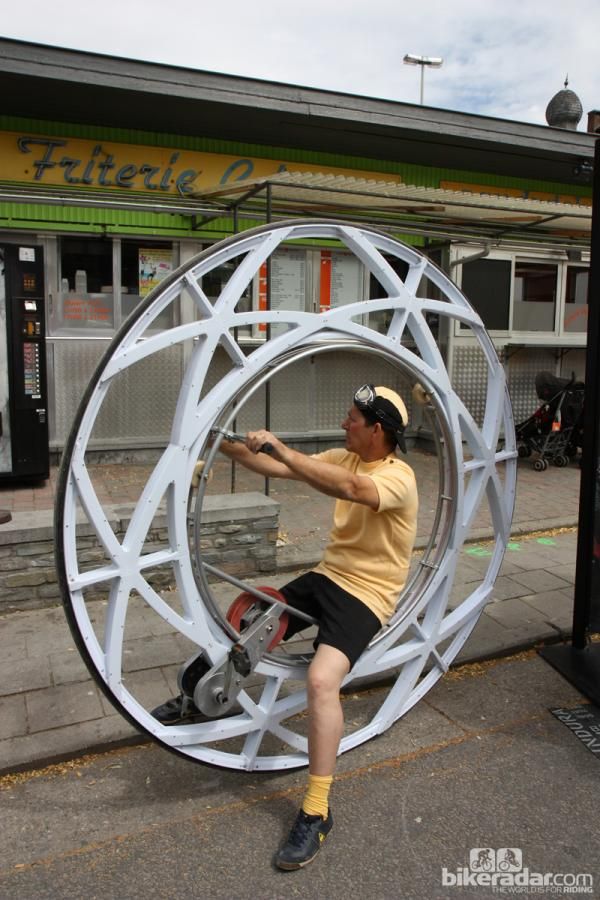 This contraption meandered about inside the start village each morning. The tight confines unfortunately didn't leave enough room to run.