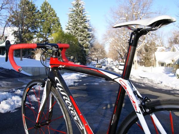 The top tube is slightly bowed and presumably adds slightly to the frame's comfortable ride