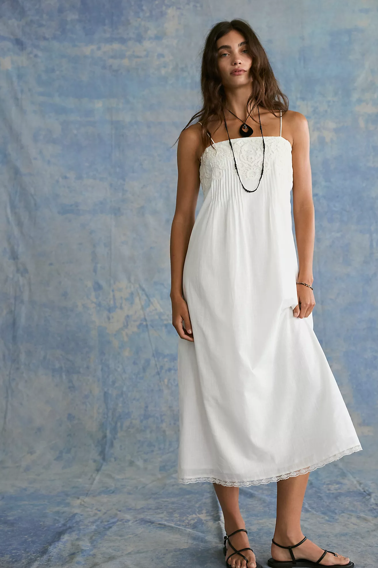 7 Simple Dress-and-Sandal Outfits I'll Live in This Summer | Who What Wear 7 Simple Dress-and-Sandal Outfits I'll Live in This Summer | Who What Wear