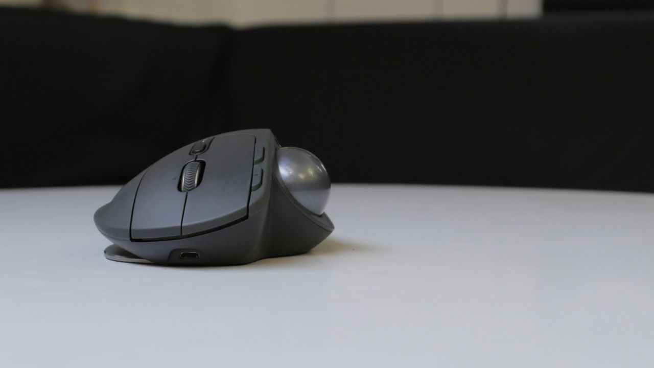 The mouse can either be laid flat or...