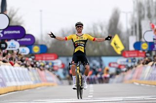 Christophe Laprote celebrates winning Dwaars door Vlaanderen