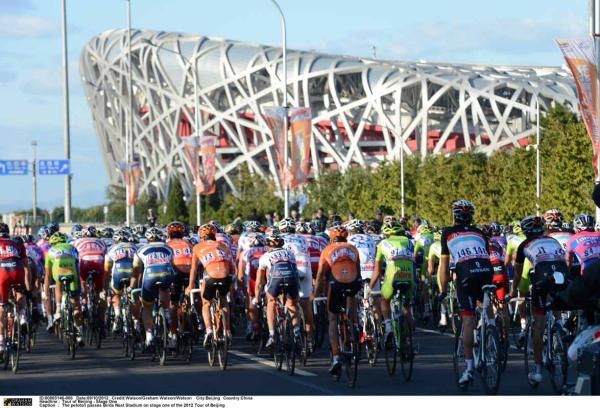 Riders enjoyed blue skies and clean air after a strong wind bloew away the smog