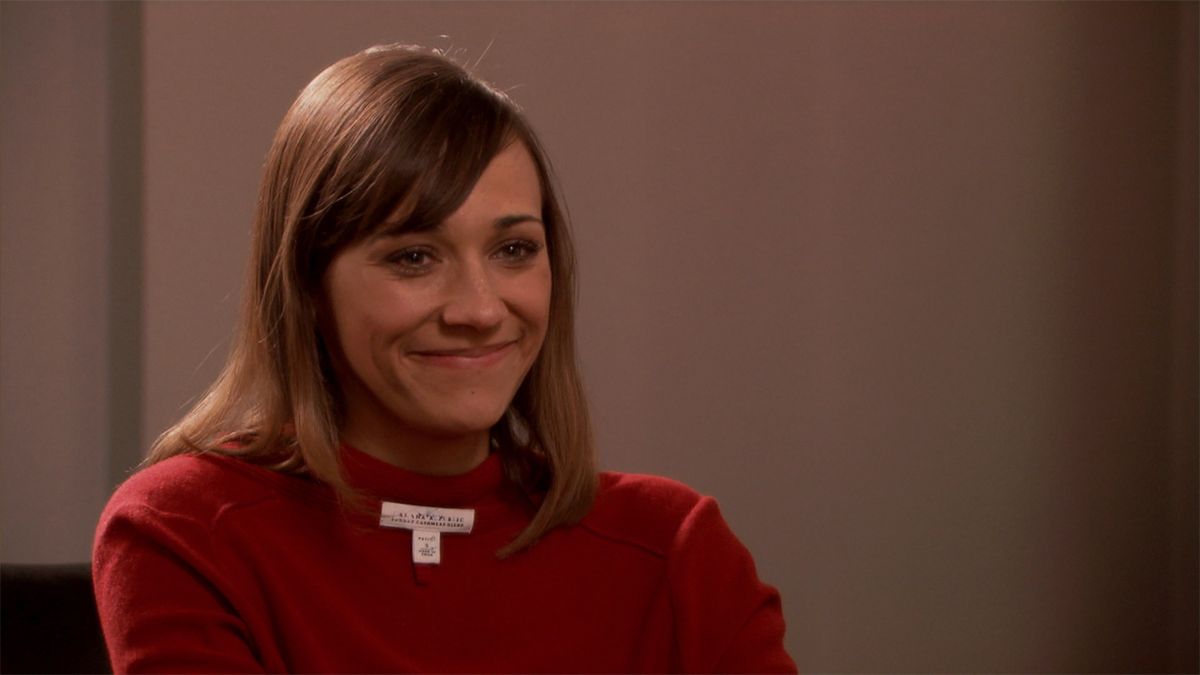 Ann Perkins (Rashida Jones) wearing inside out sweater in Parks and Recreation