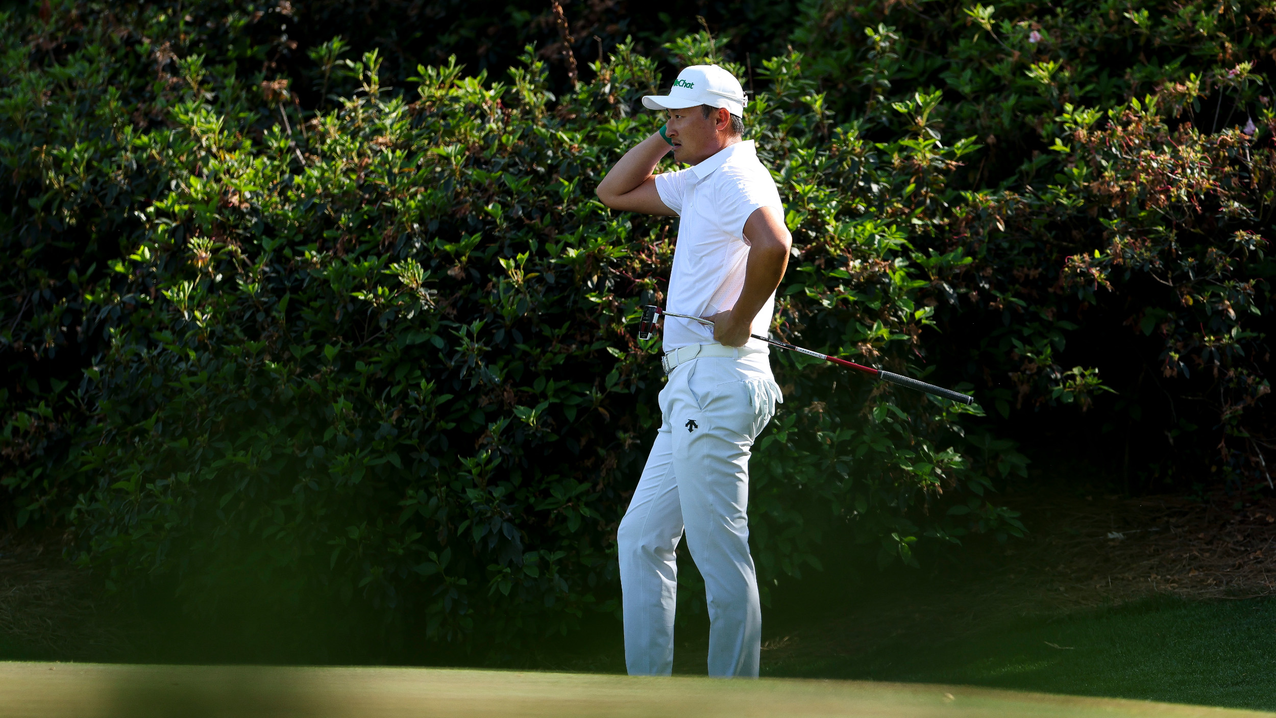 Haotong Li has a nightmare on the 13th hole at the Masters