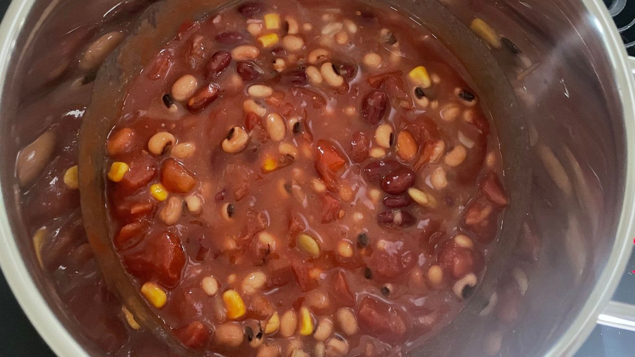 Bean stew in a saucepan from the ProCook Professional Stainless Steel Uncoated Cookware Set