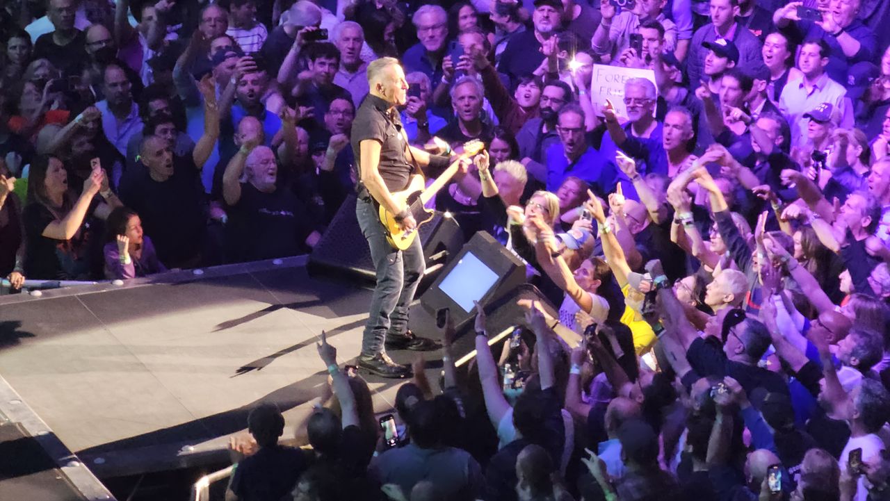 Bruce Springsteen photographed with Samsung Galaxy S23 Ultra 10x zoom