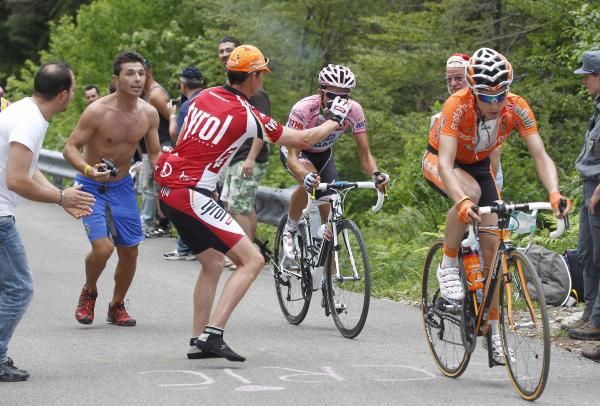 Igor Anton (Euskaltel-Euskadi) edges away on the Zoncolan, with Alberto Contador (Saxo Bank-SunGard) keeping an eye on proceedings.