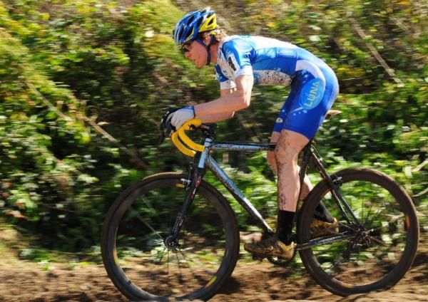 Georgia Gould (Luna Pro Team) chasing her team-mate Nash