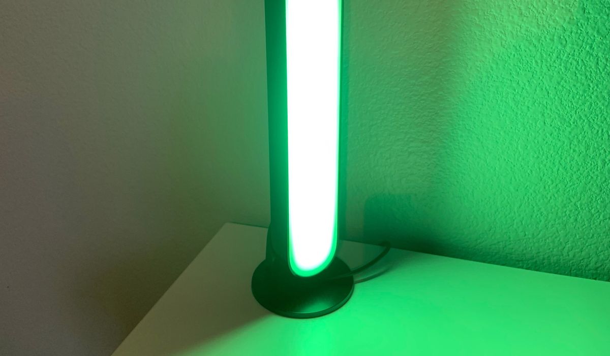 Philips Hue Play Bar displaying green color