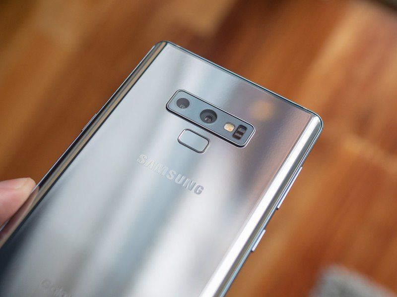 Galaxy Note 9 in cloud silver